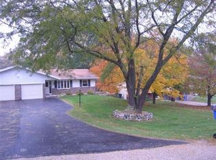 2424 White Oak Trl, Oregon, WI 53575