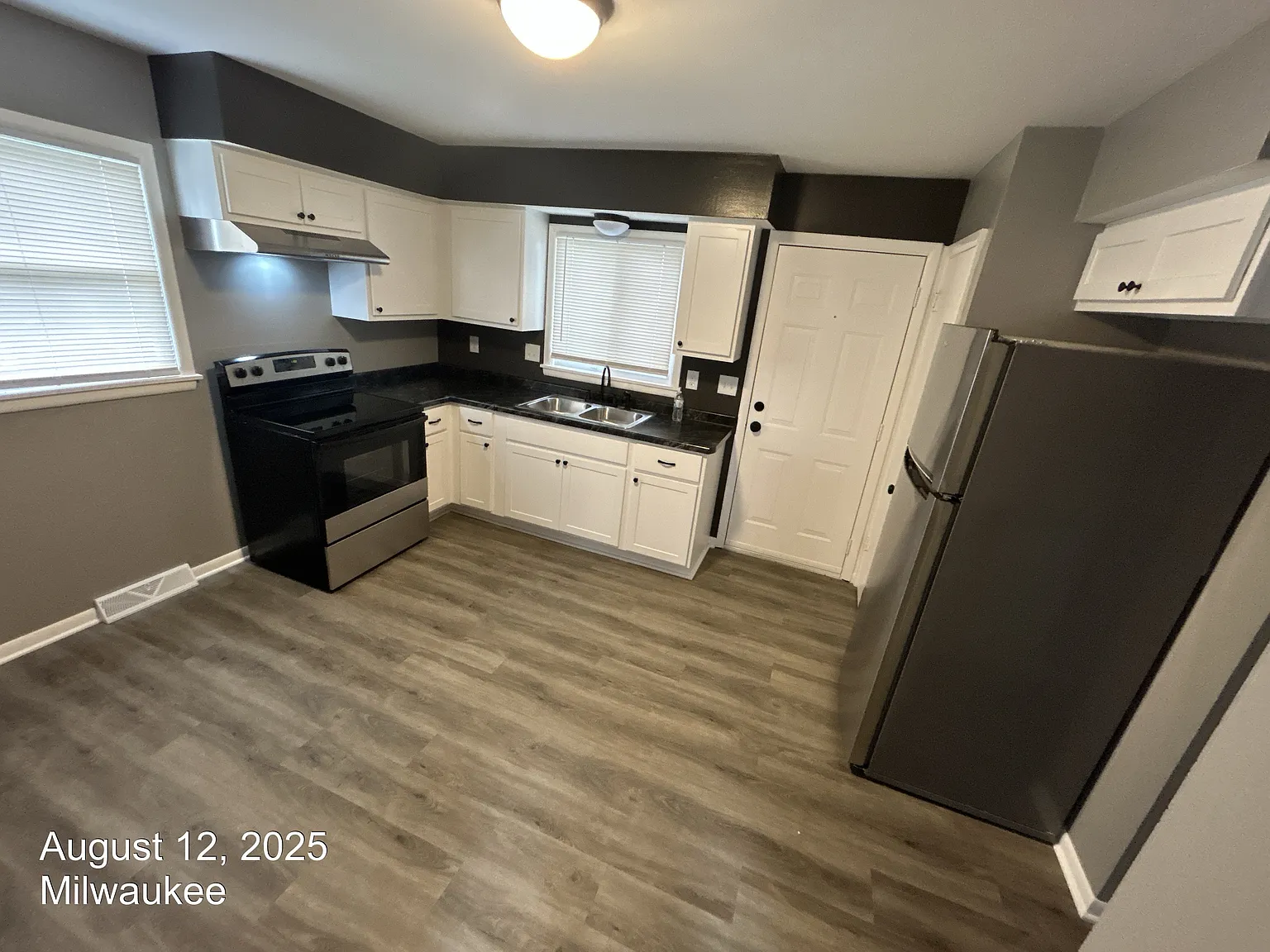 3 bed, 1.5 bath, 1098 sqft, $1,600 — Photo 4