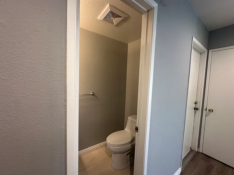 9821 Genesee Ave — Photo 20