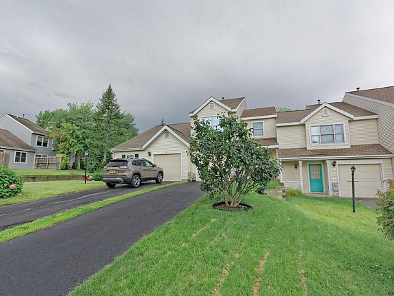 3rd image of 14 Sandra Ln