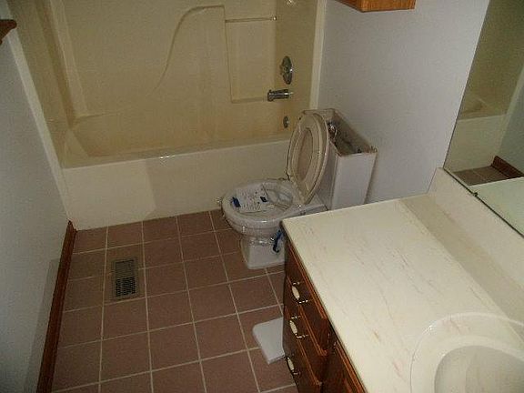 5th image of 2071 Old Falls Dr