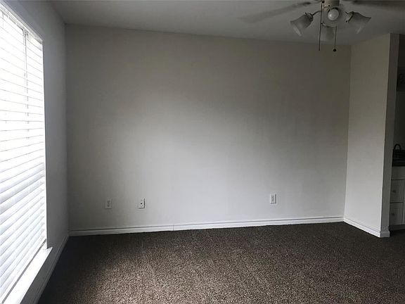 5th image of 5625 Antoine Dr #1505