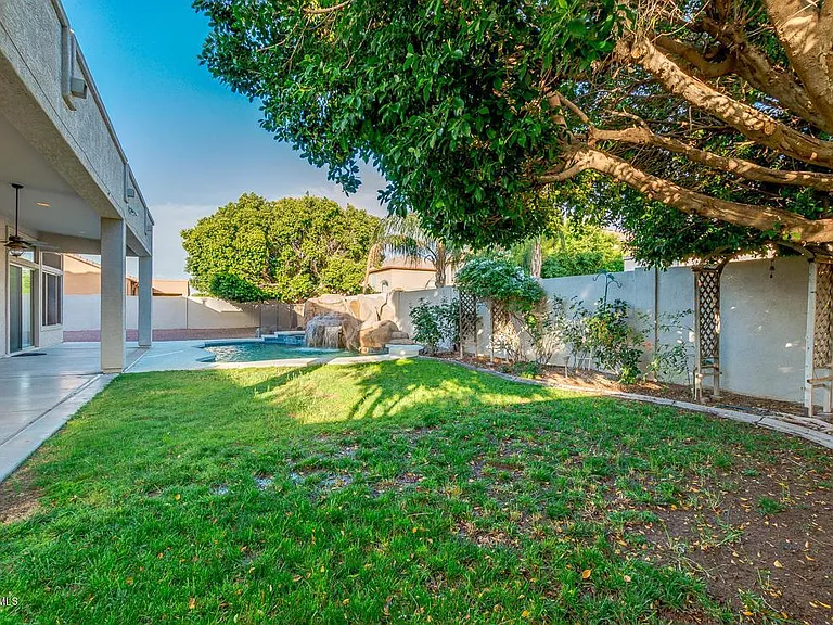 8000 Square Foot Yard