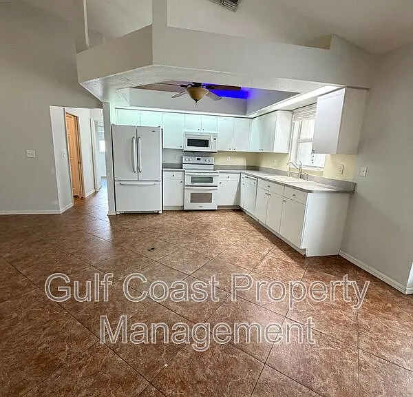 4017 NE 10th Ave — Photo 7