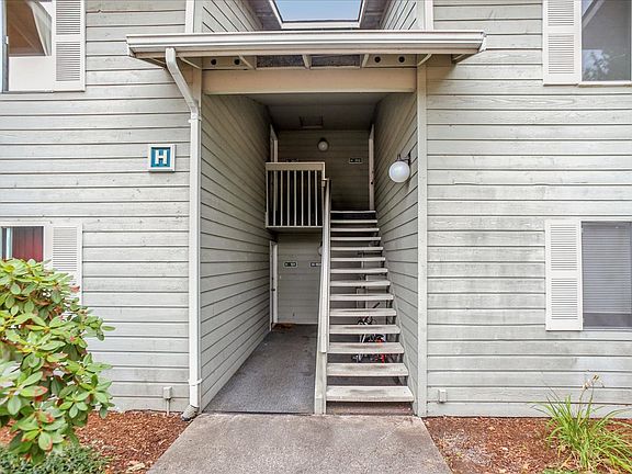 2nd image of 11424 SE 257th Pl Unit H201