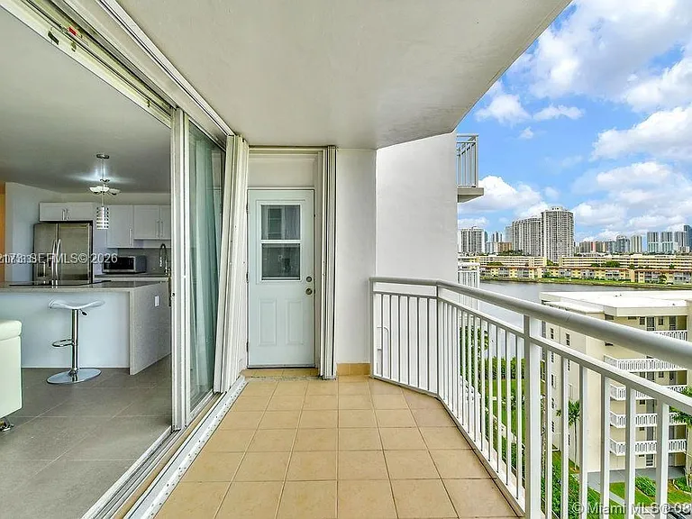 18041 Biscayne Blvd #801 — Photo 8