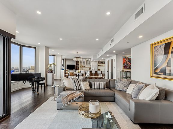 5th image of 3030 McKinney Ave APT 2305