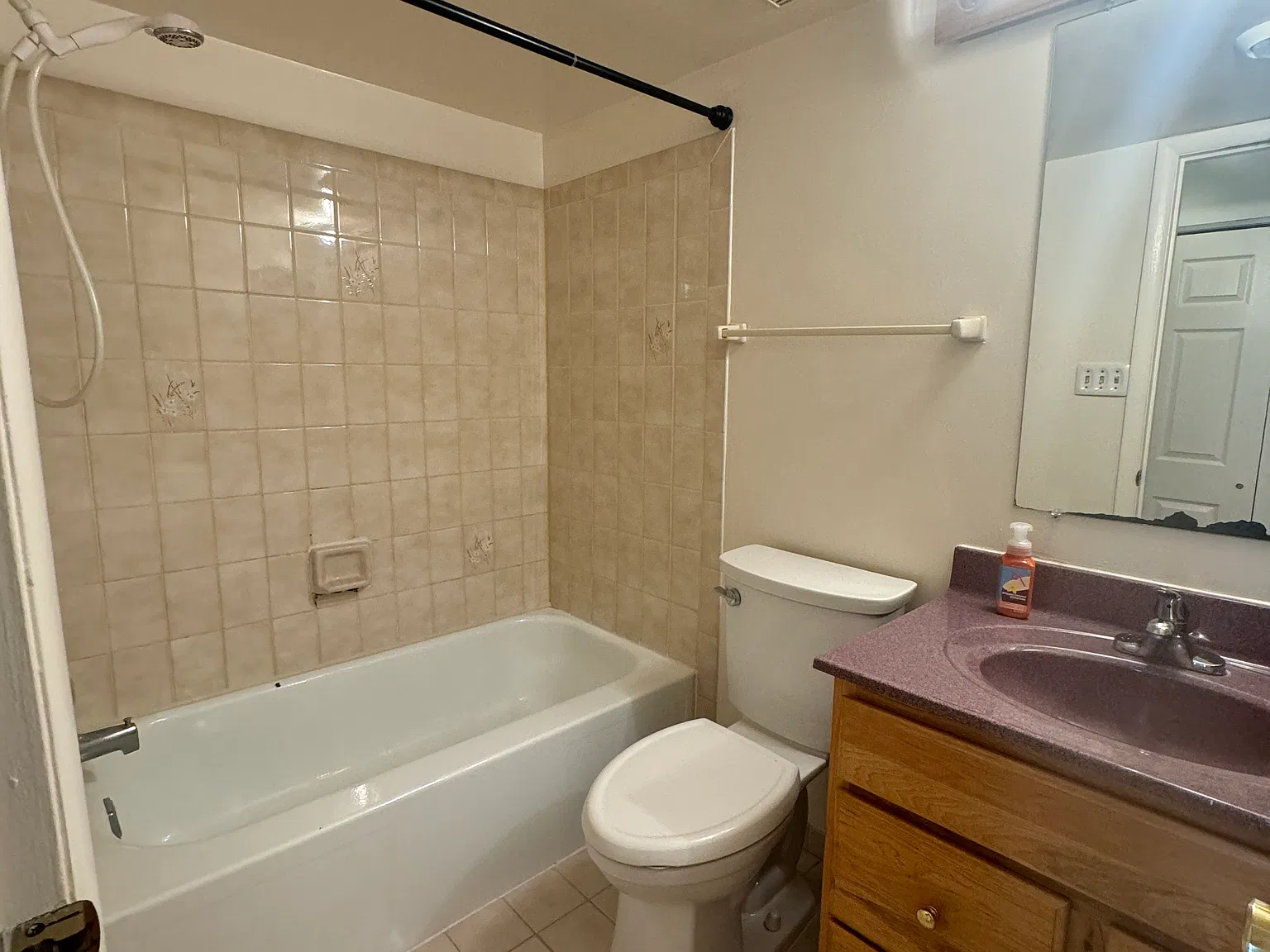 3 bed, 1336 sqft, $2,295 — Photo 4