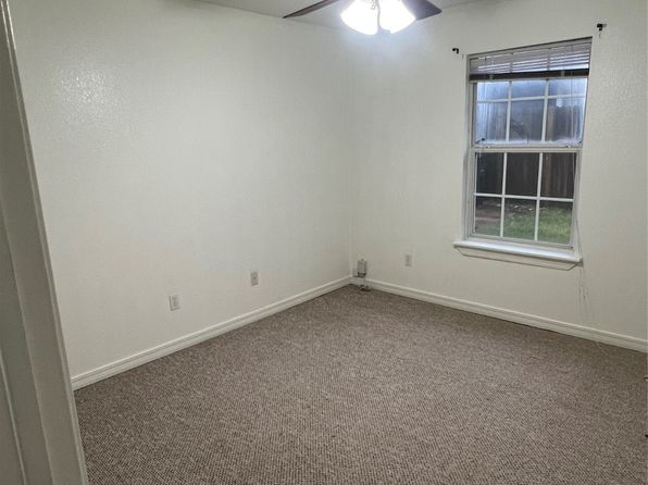 1005 E Epstein St, Sherman, TX 75090
