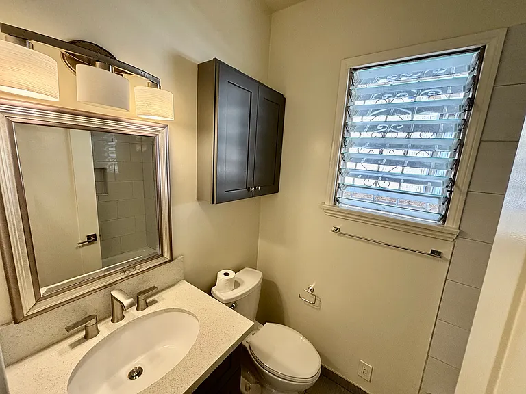 169 N La Peer Dr #6 — Photo 9