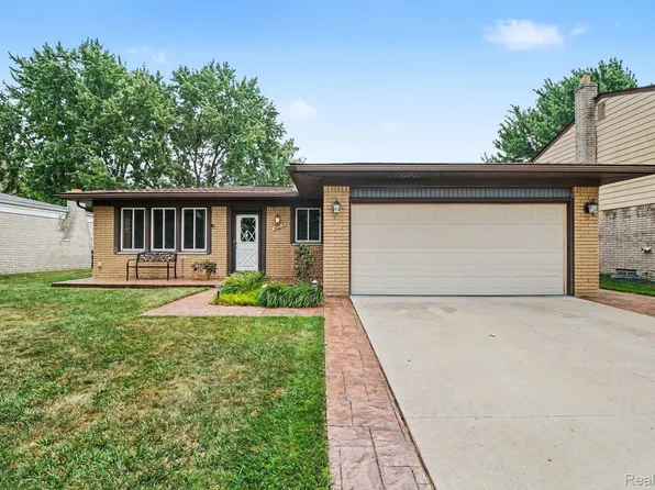 38218 Douglas Dr, Sterling Heights, MI 48310