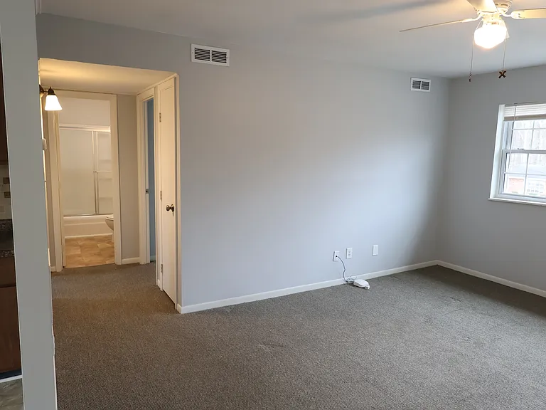 205 Long St — Photo 17