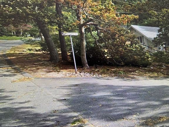 4th image of 277 Pinecrest Beach Dr