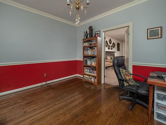 4th image of 117 Park Shore Dr E