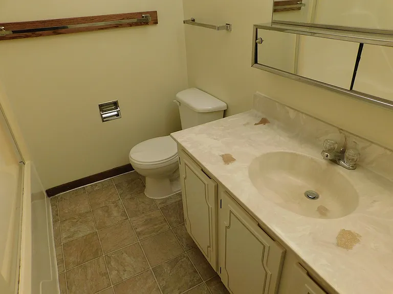 435 Boswell Ave — Photo 3