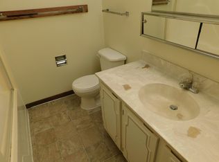 435 Boswell Ave #A12, Crete, NE 68333