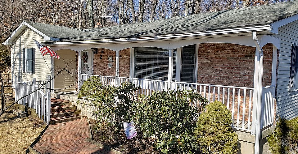 1-Raised Ranch w/Front Porch