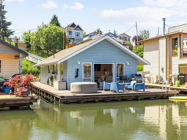 205 N Bridgeton Rd Slip 3, Portland, OR 97217