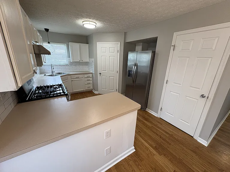7276 Havencroft Dr — Photo 2