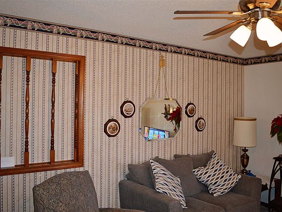 4th image of 2913 Windmill Dr