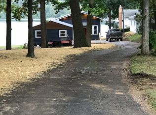 6069 Byram Lake Dr, Linden, MI 48451