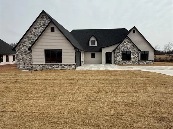 10747 Sebastian St, Shawnee, OK 74804