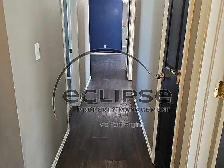 501 Foster Ave — Photo 14