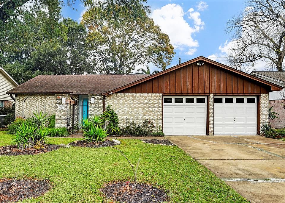 1st image of 10923 Green Arbor Dr