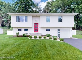 19 Eberle Rd, Latham, NY 12110