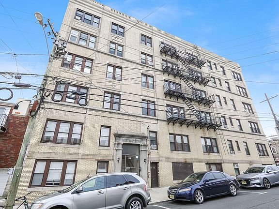 3rd image of 61 65th St APT 4