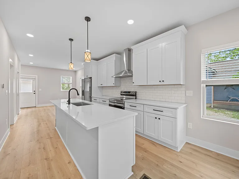 2589 Dayton Ave — Photo 13