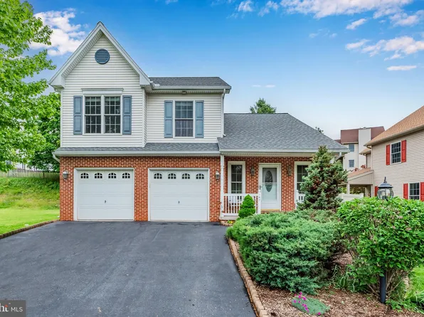 145 Lakeside Dr, Lewisberry, PA 17339
