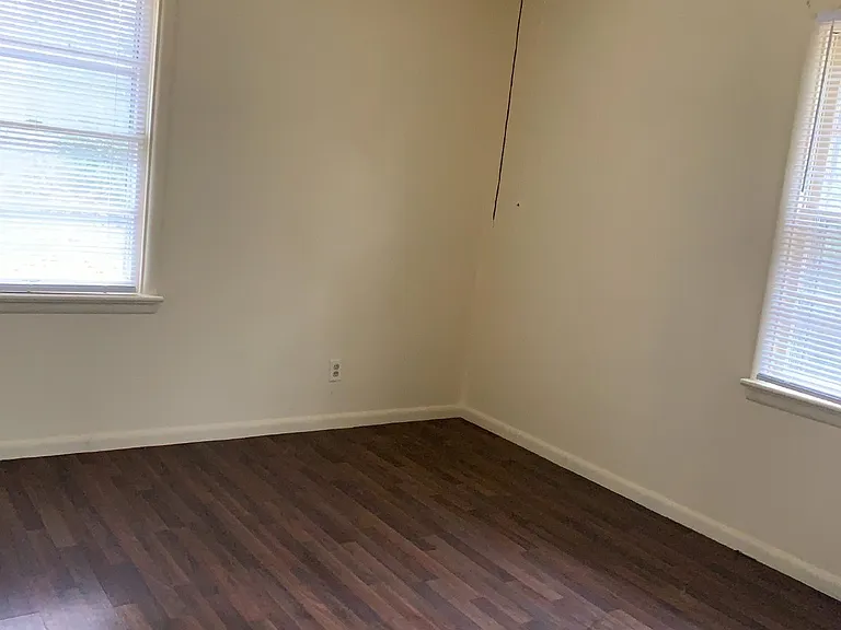 2 bed, 1.0 bath, 800 sqft, $800 — Photo 8