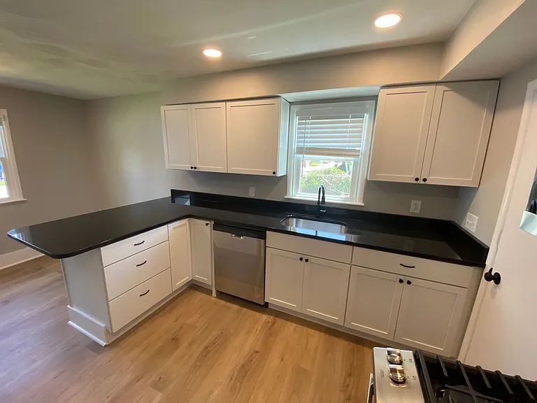 2431 Emmet St — Photo 12