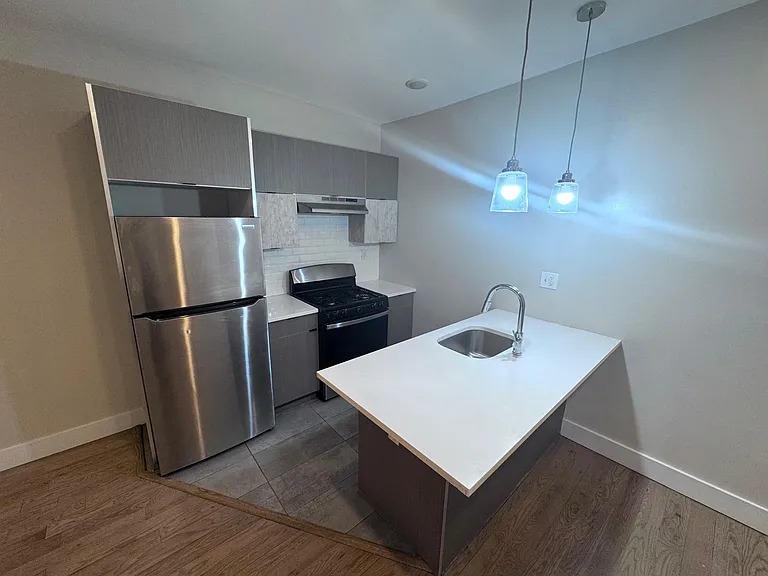 490 Rahway Ave #21 — Photo 8
