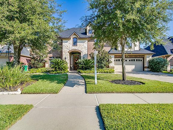3rd image of 28522 Blue Holly Ln