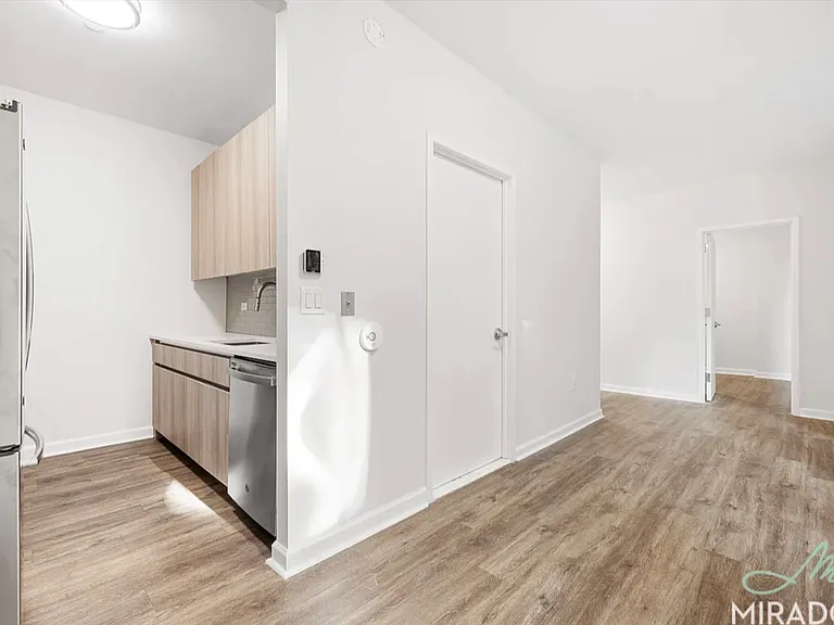 15 Park Row #10D — Photo 2