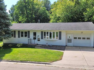 1005 23rd Ave N, Clinton, IA, 52732