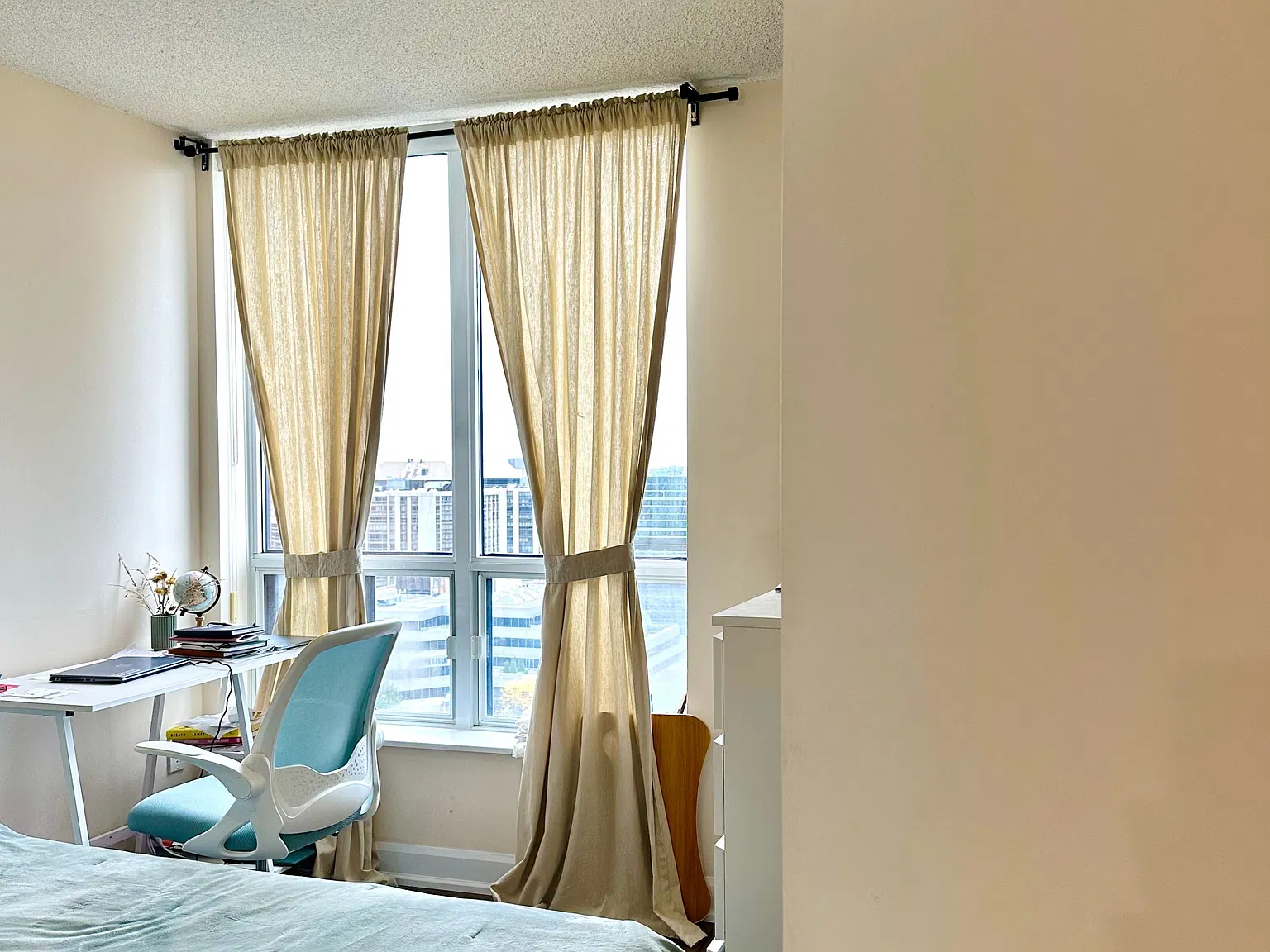 1 bed, $2,300 — Photo 3