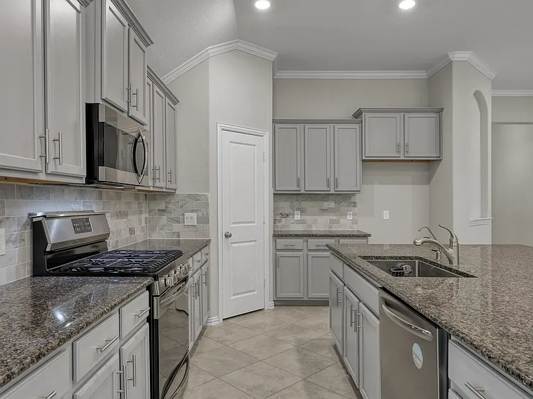 122 S Bearkat Ct — Photo 6