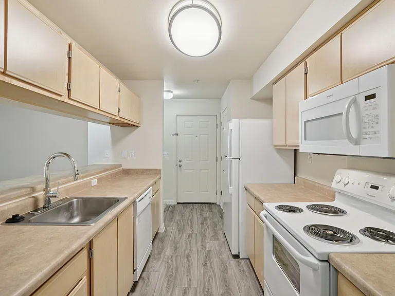Oak Tree Apartments — Photo 80