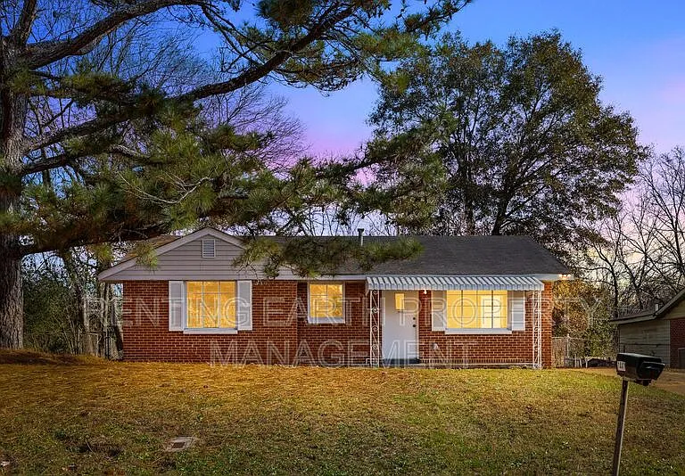 1441 Creel St — Photo 2