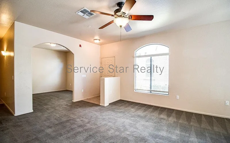 Building Photo - 2150 E Bell Rd #1102