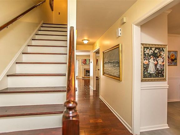 4th image of 154 Wellesley Dr