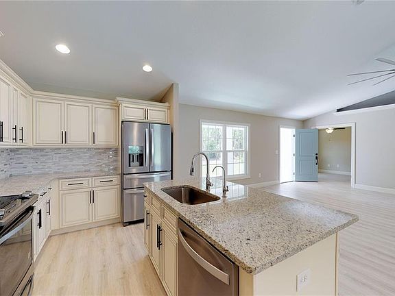 4th image of 3301 Tally Ho Rd