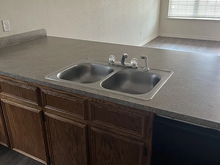 922 Maplewood St #B — Photo 5