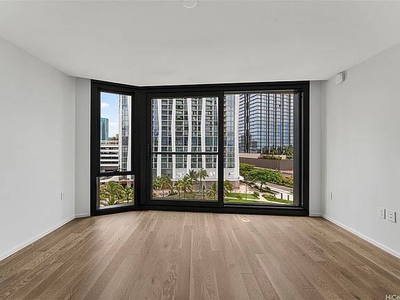 5th image of 333 Ward Ave #720