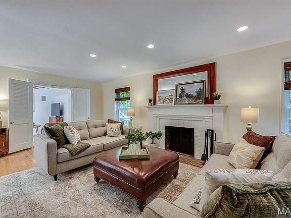 2nd image of 2216 Ferncliff Ln