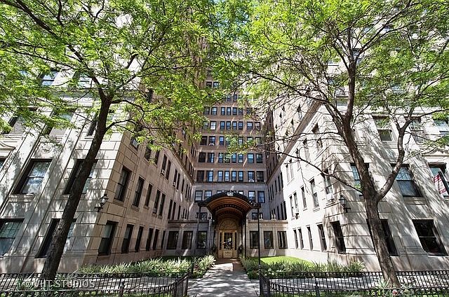1st image of 3520 N Lake Shore Dr APT 3M