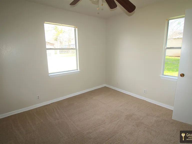 1706 Cole St — Photo 15